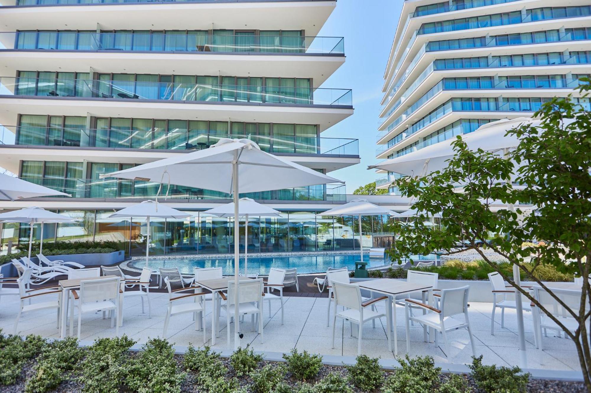 Wave Beachfront Family Apartment Miedzyzdroje Exteriör bild